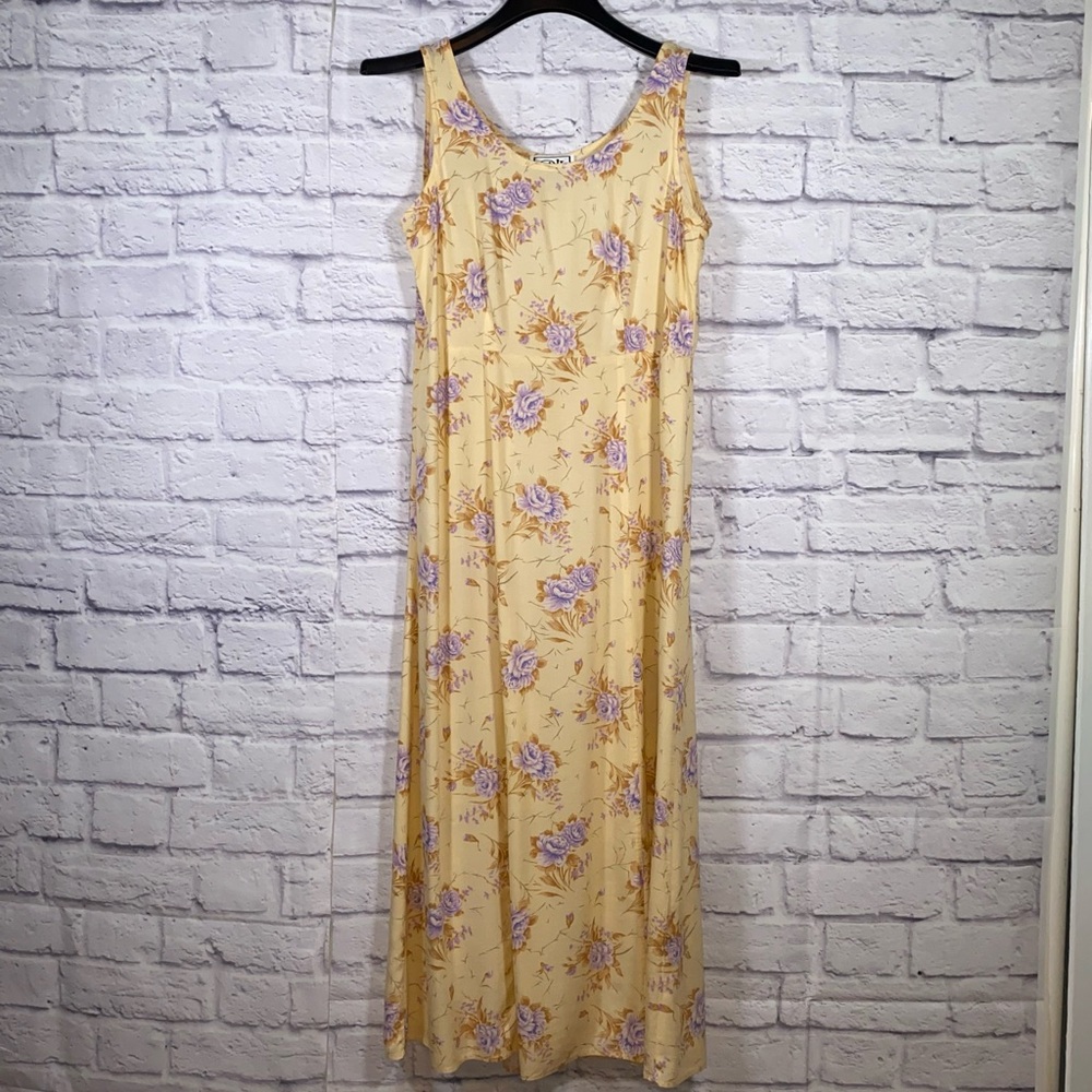 DJI Y2K Yellow Sleeveless Floral Maxi Dress.          Size 8